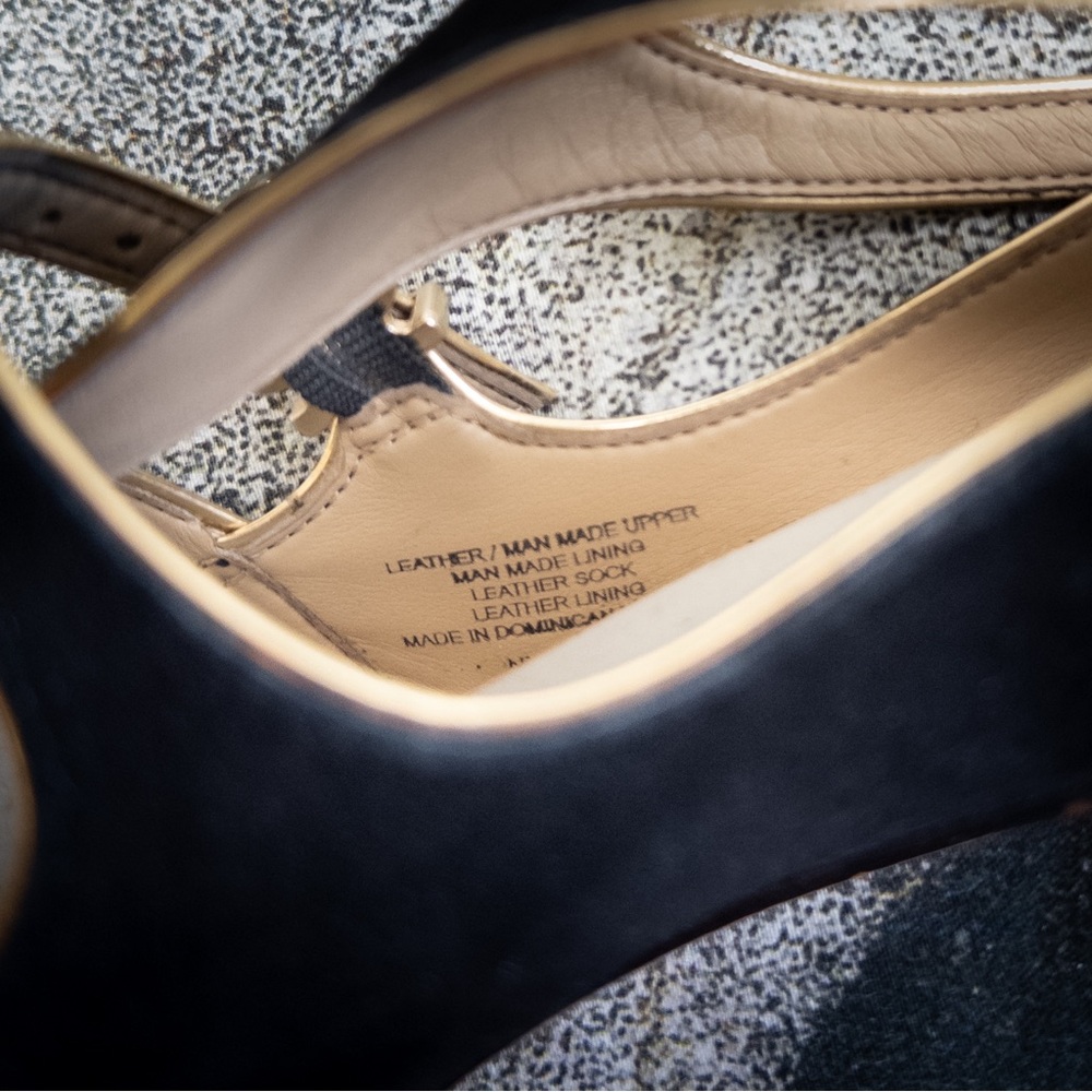 Antonio Melani T-Strap Black & Gold Suede Studded Peep Toe Heels Sz 7.5 - Picture 5 of 9